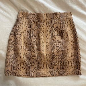 NWT BB Dakota snakeskin high skirt